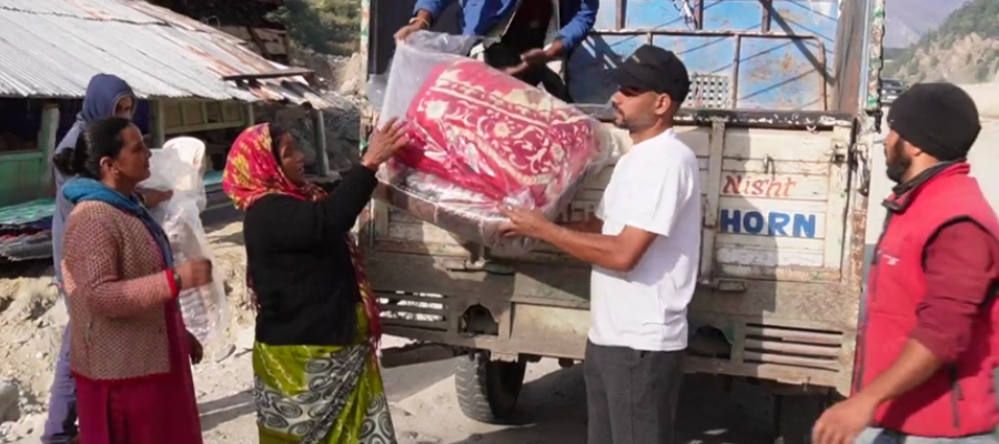 Spreading Warmth in Dharali Uttarkashi How Blanket Distribution is Helping Families