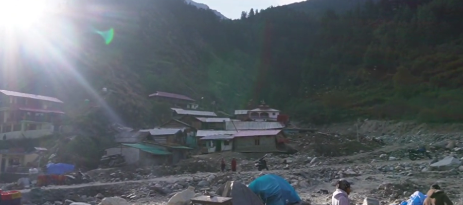 Spreading Warmth in Dharali Uttarkashi How Blanket Distribution is Helping Families